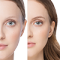 Miniature d'une femme appliquant un revitalisant pour cils regardant vers le bas